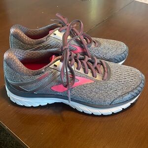Women’s Brooks Adrenaline FTS 18, 8 Wide, like NEW without box